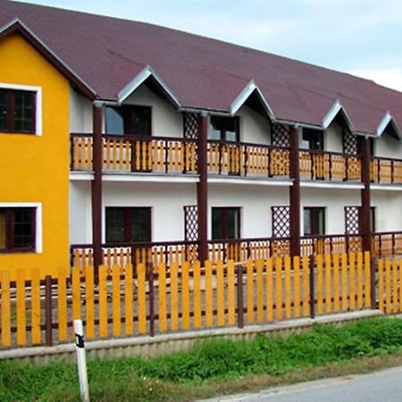 Motel Pod Stromisom Vlachovo Exterior foto